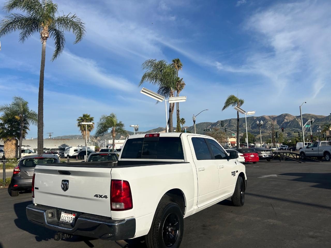 RAM 1500 Classic SLT 4x4 Crew Cab 5'7" Box 2019