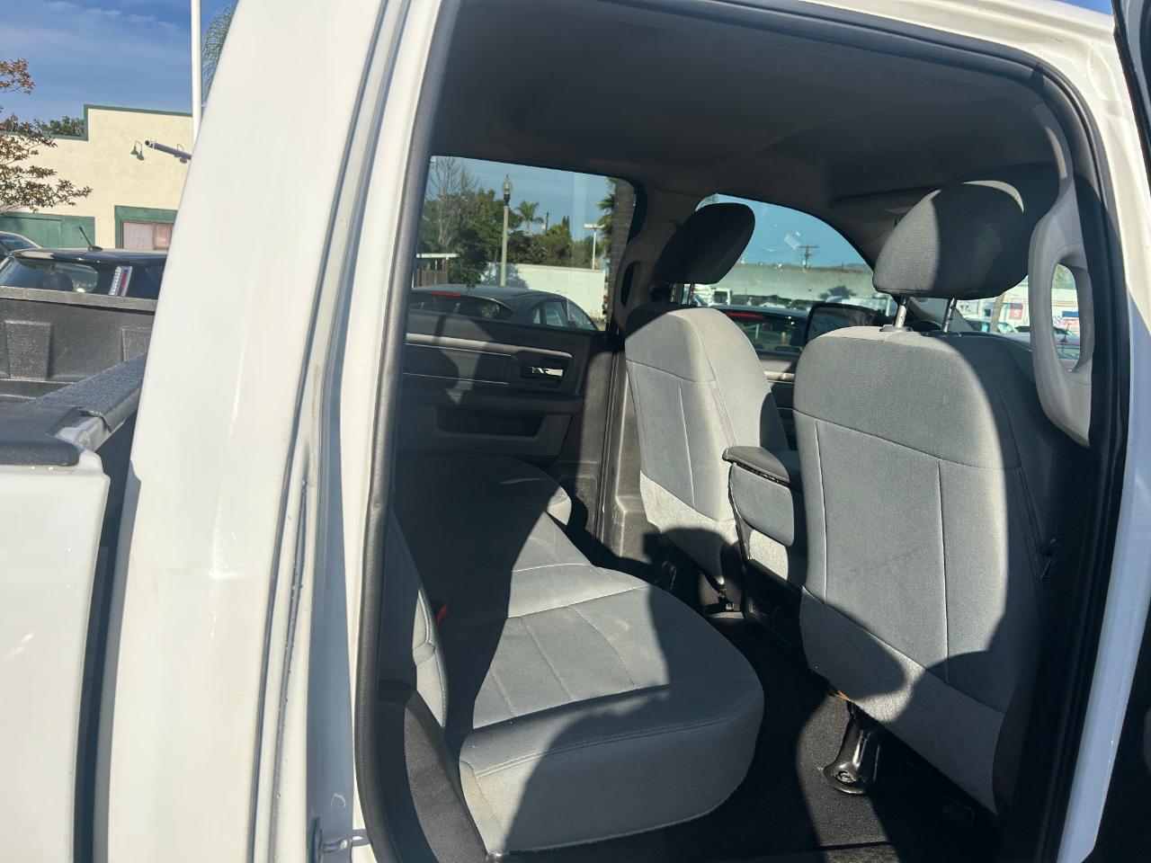 RAM 1500 Classic SLT 4x4 Crew Cab 5'7" Box 2019