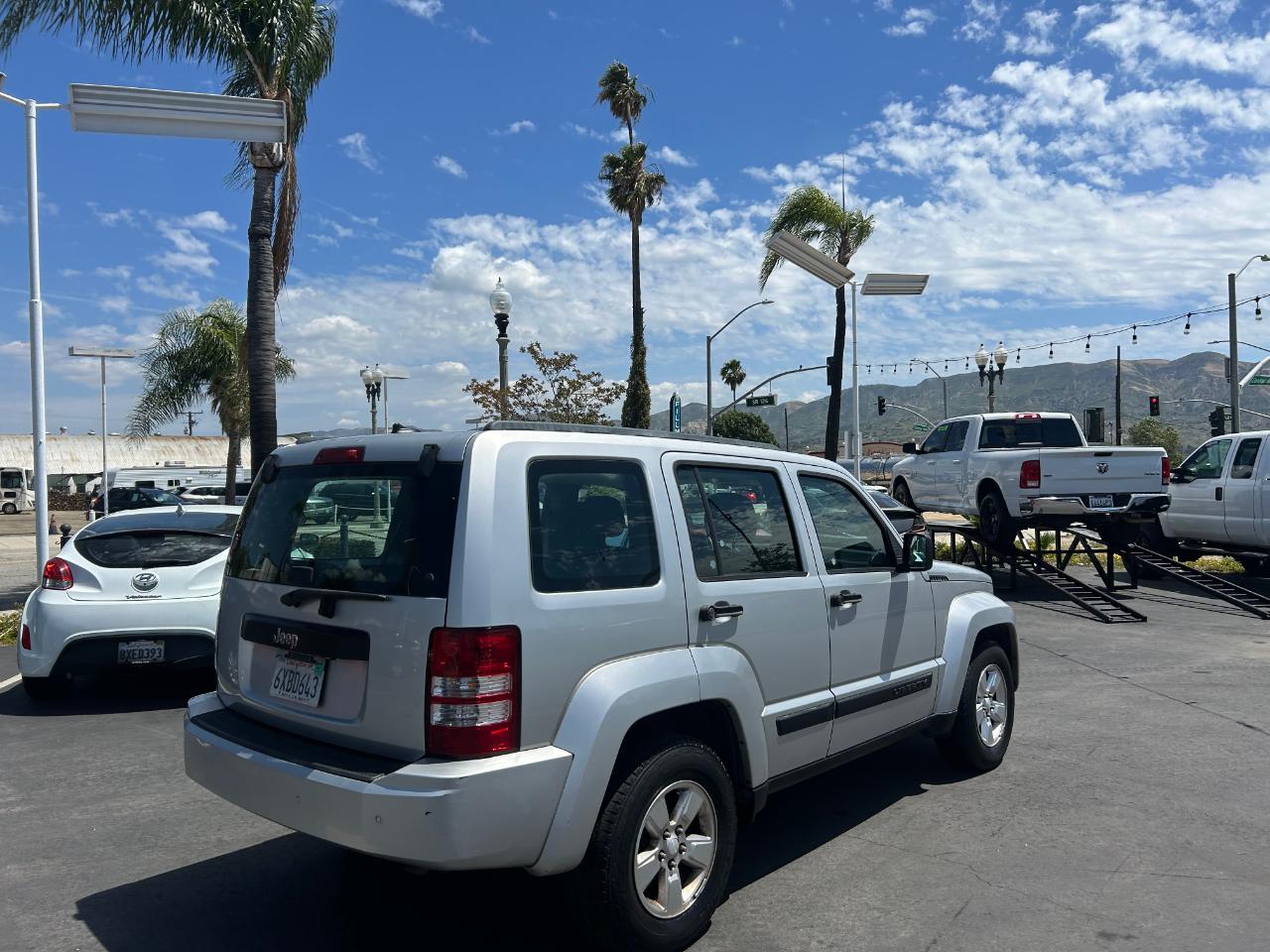 Jeep Liberty RWD 4dr Sport 2012