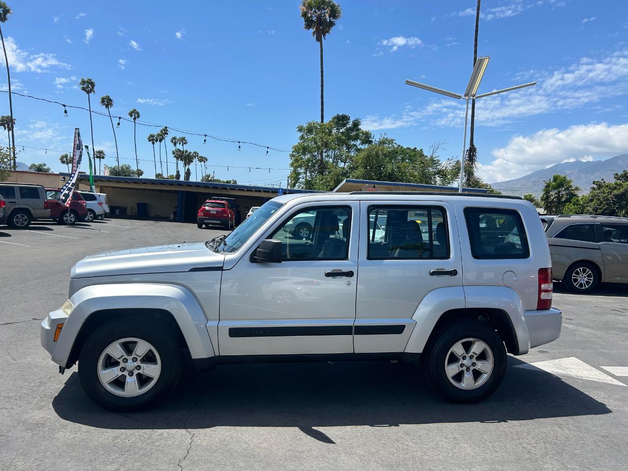 Jeep Liberty RWD 4dr Sport 2012