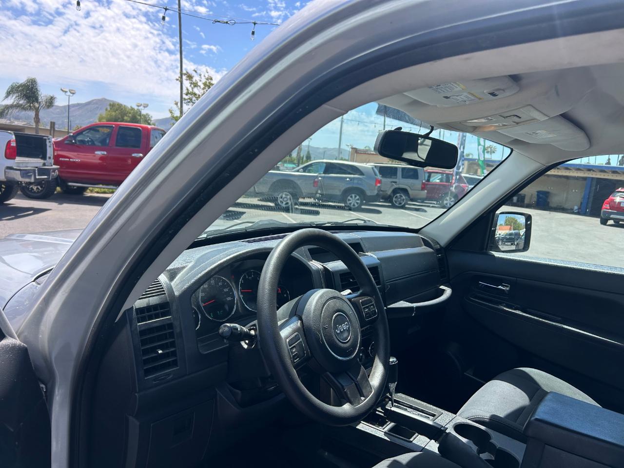 Jeep Liberty RWD 4dr Sport 2012