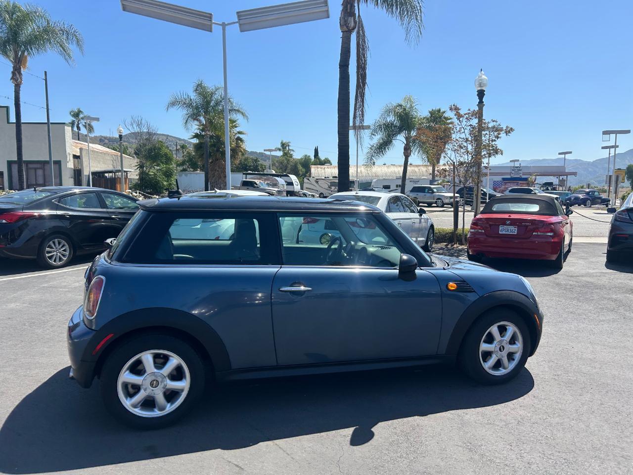 MINI Cooper Hardtop 2dr Cpe 2010