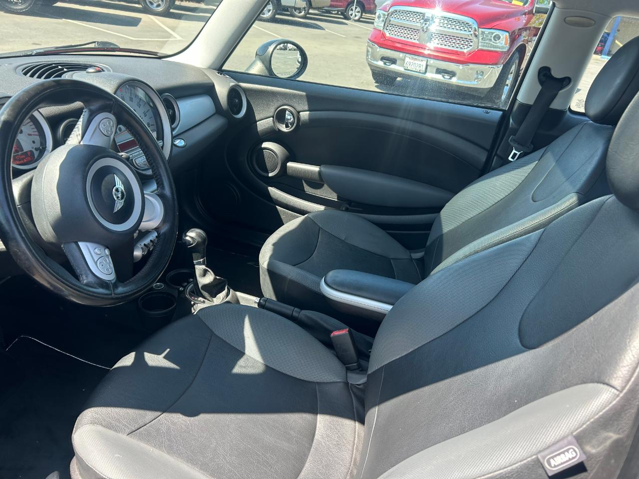 MINI Cooper Hardtop 2dr Cpe 2010