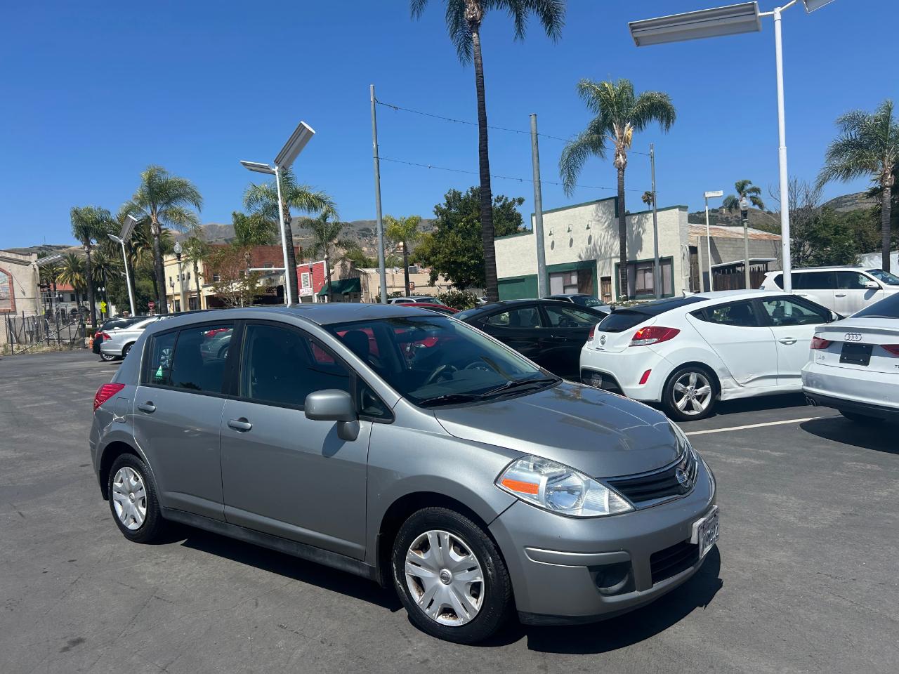 Nissan Versa 5dr HB Auto 1.8 S 2012