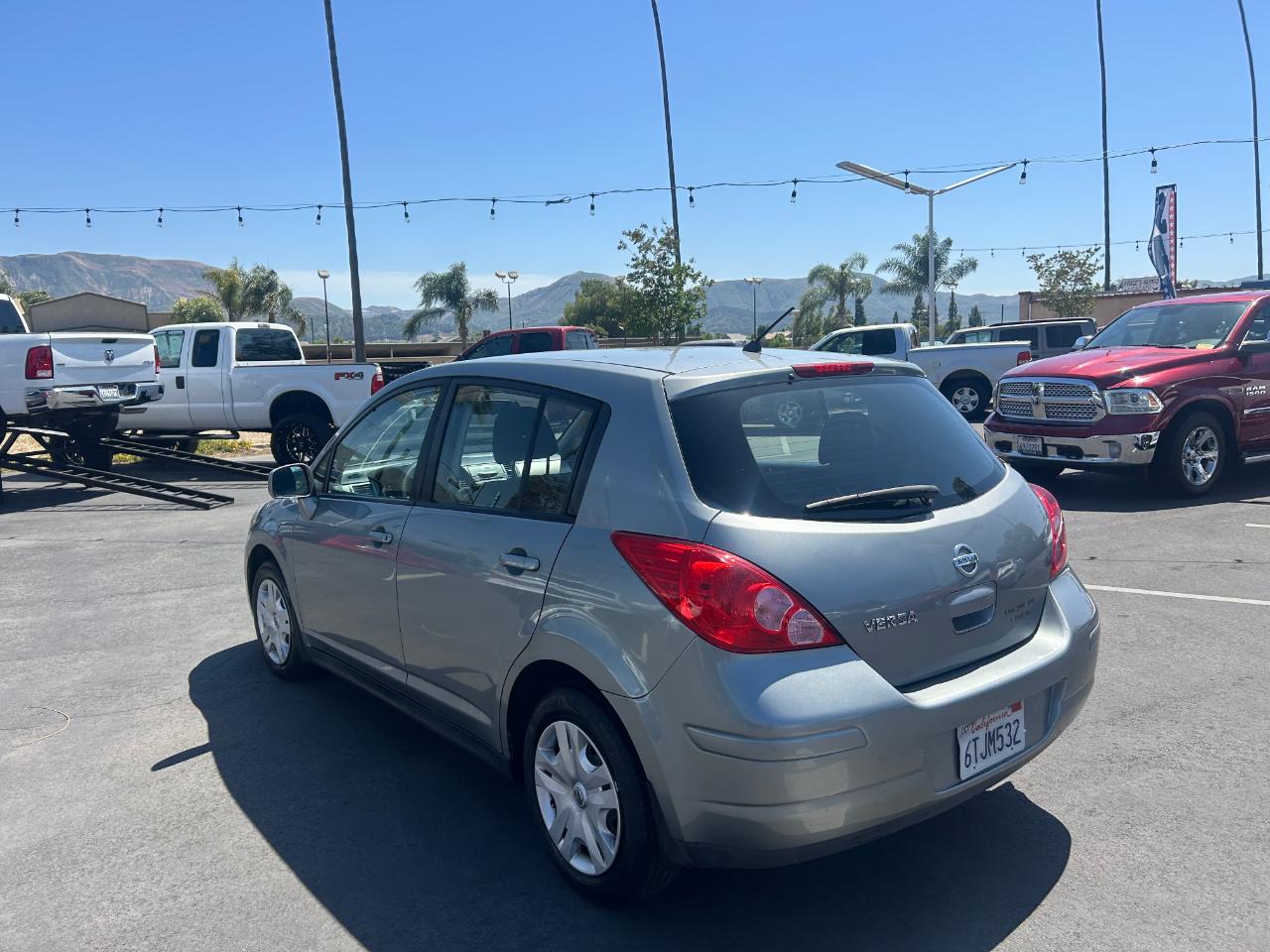 Nissan Versa 5dr HB Auto 1.8 S 2012