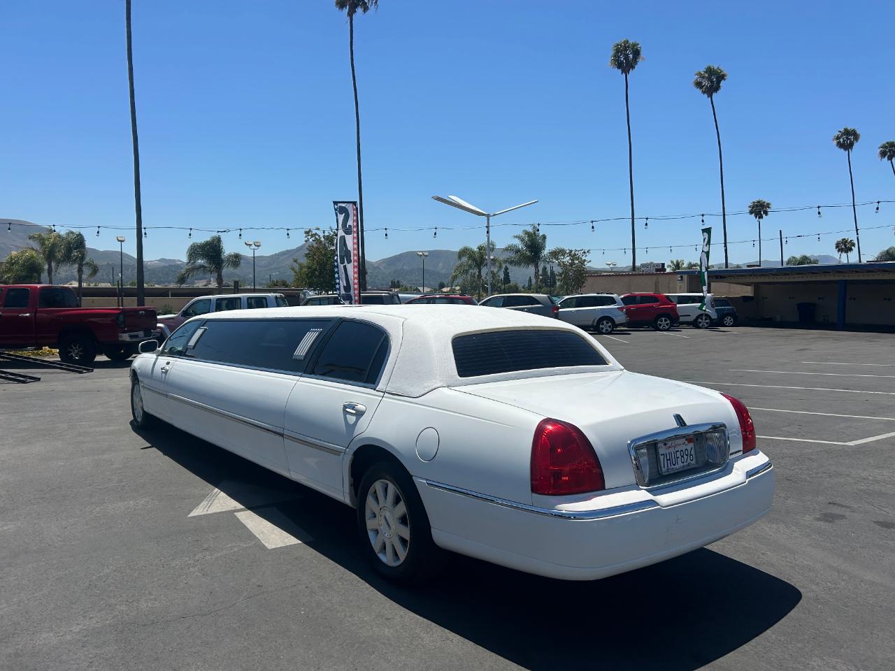Lincoln Town Car 4dr Sdn Executive w/Livery Pkg 2004