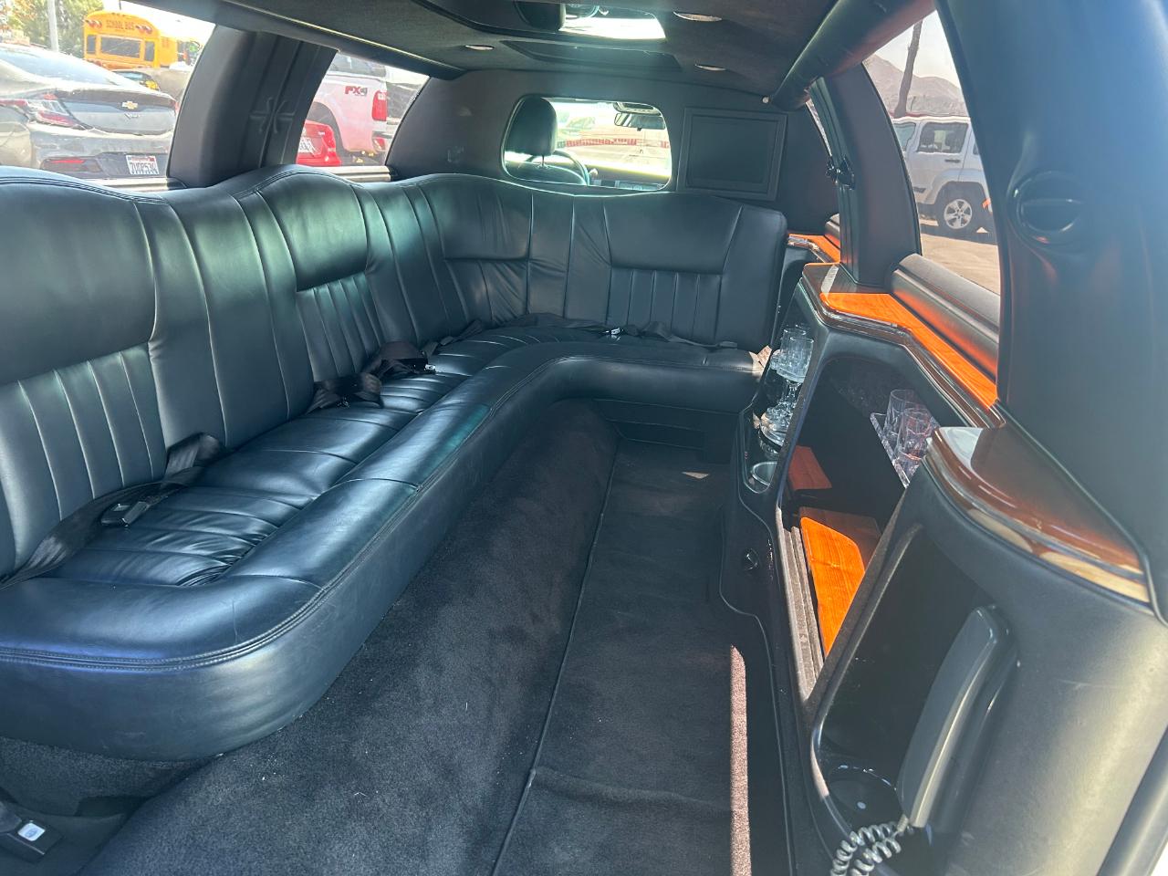Lincoln Town Car 4dr Sdn Executive w/Livery Pkg 2004