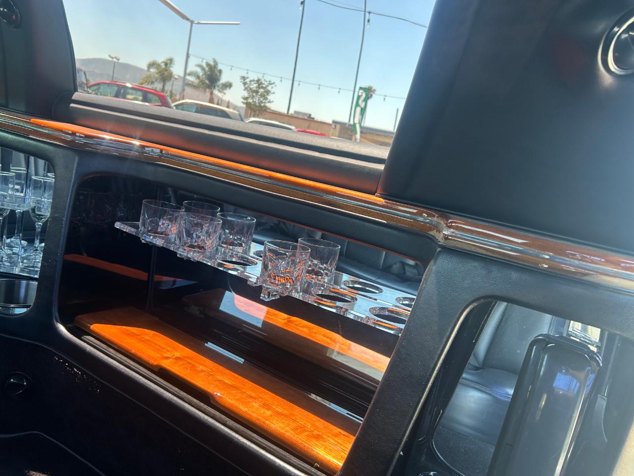 Lincoln Town Car 4dr Sdn Executive w/Livery Pkg 2004