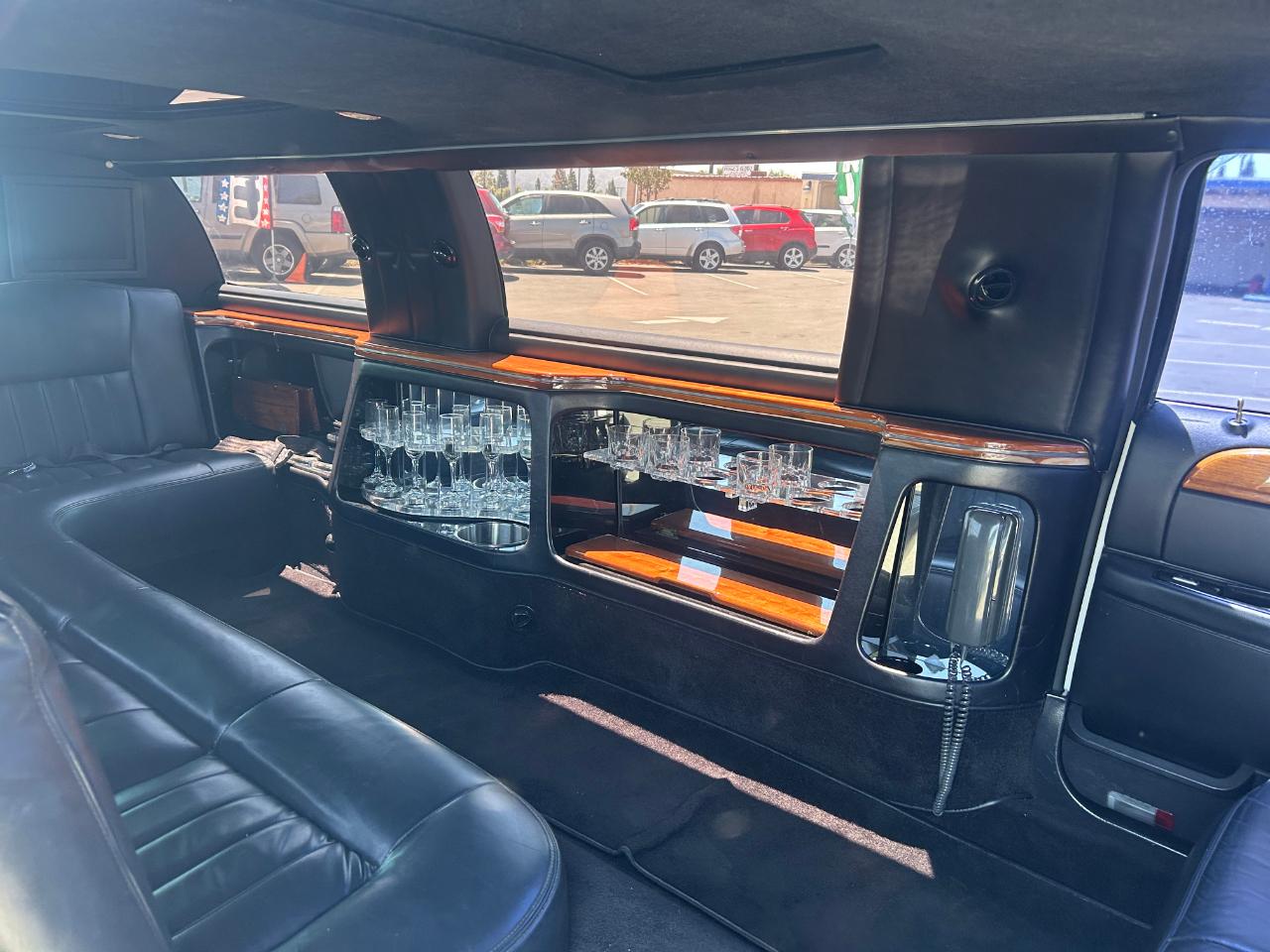 Lincoln Town Car 4dr Sdn Executive w/Livery Pkg 2004