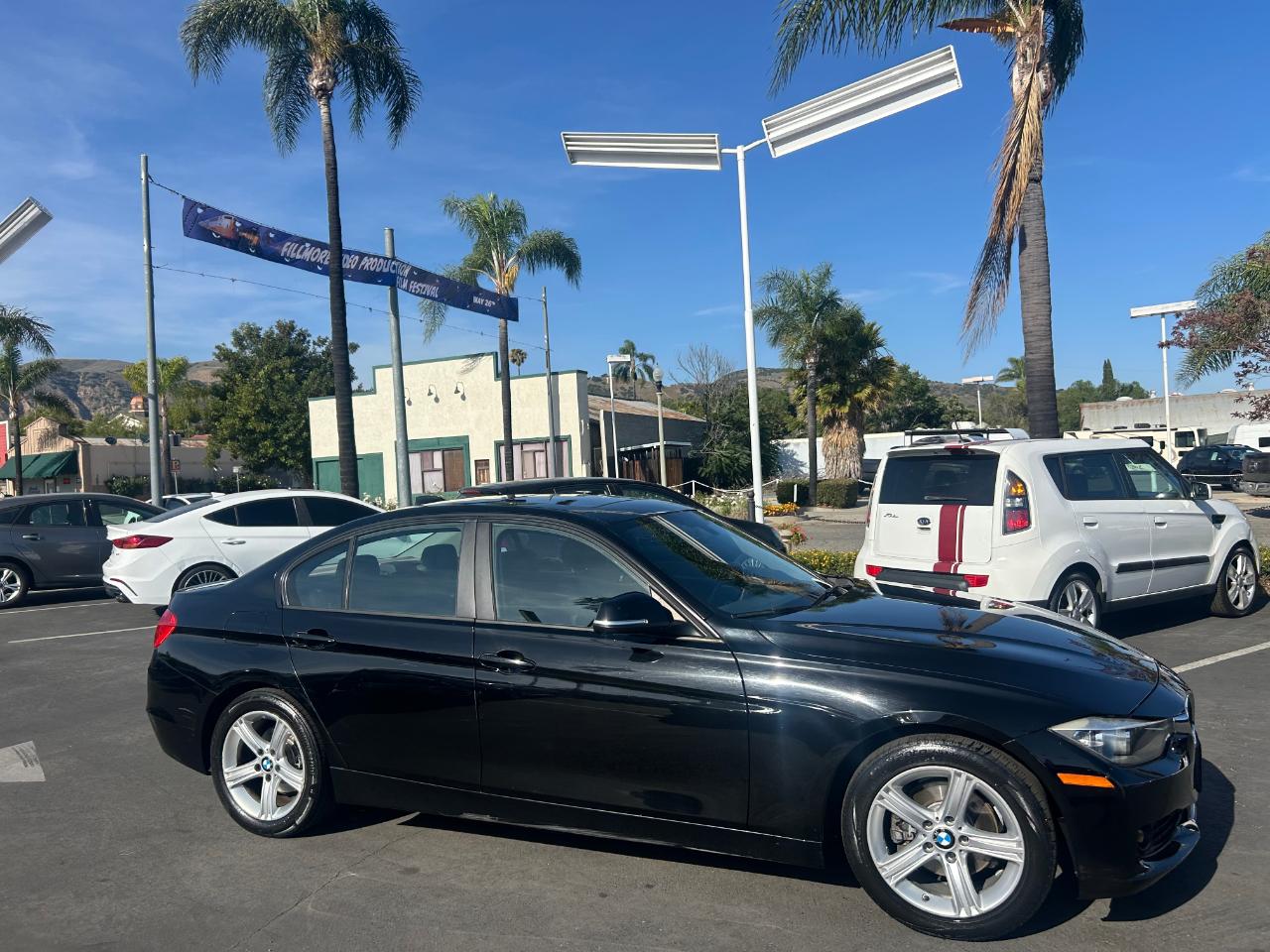 BMW 3 Series 4dr Sdn 320i RWD 2013