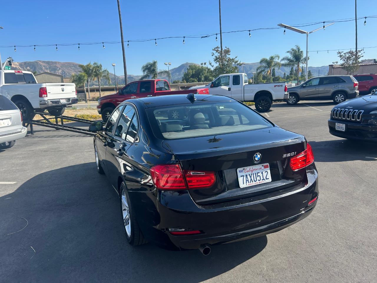 BMW 3 Series 4dr Sdn 320i RWD 2013