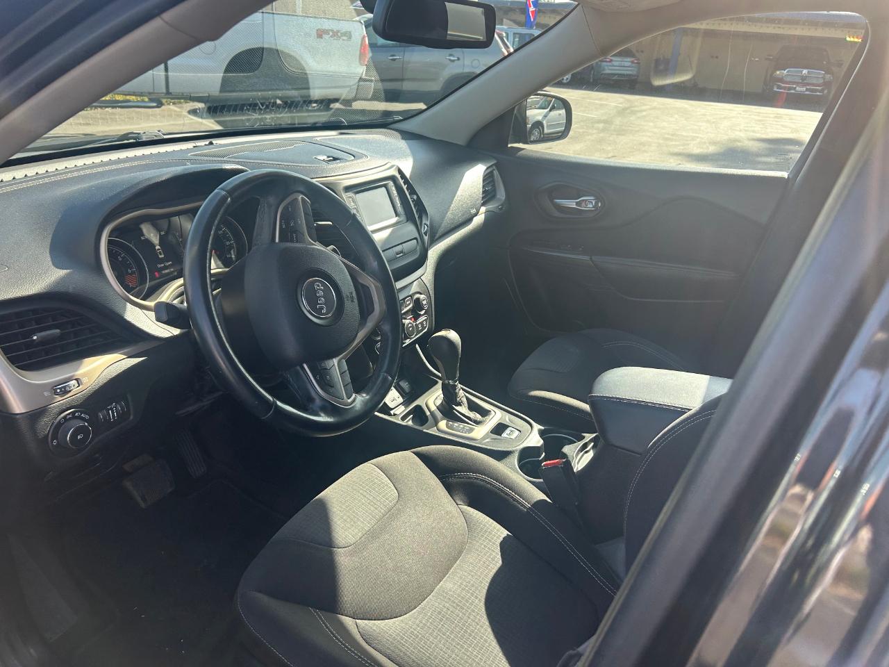 Jeep Cherokee FWD 4dr Latitude 2015