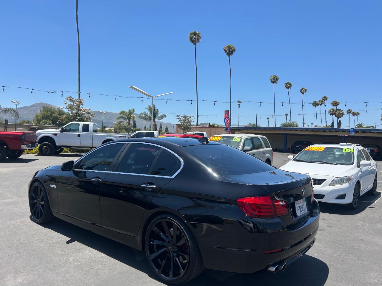 BMW 5 Series 4dr Sdn 528i RWD 2011