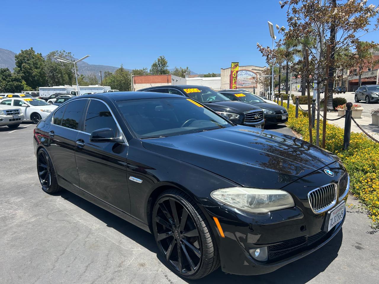 BMW 5 Series 4dr Sdn 528i RWD 2011