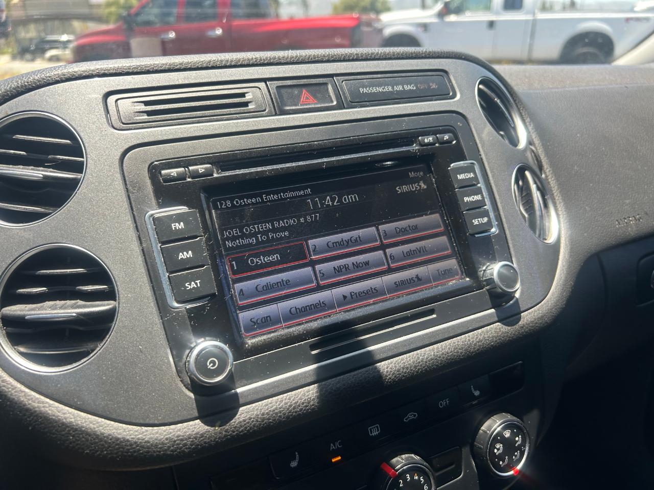 Volkswagen Tiguan 2WD 4dr Auto R-Line 2015