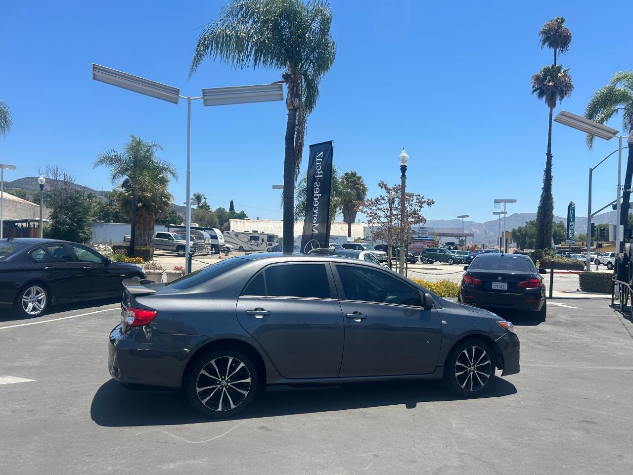 Toyota Corolla 4dr Sdn Auto LE (Natl) 2011
