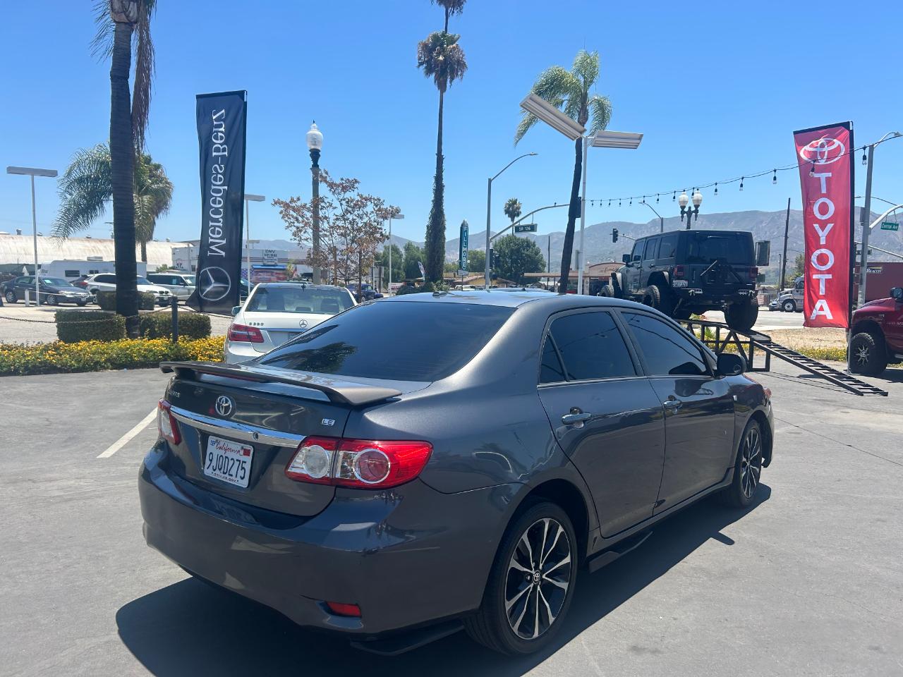 Toyota Corolla 4dr Sdn Auto LE (Natl) 2011