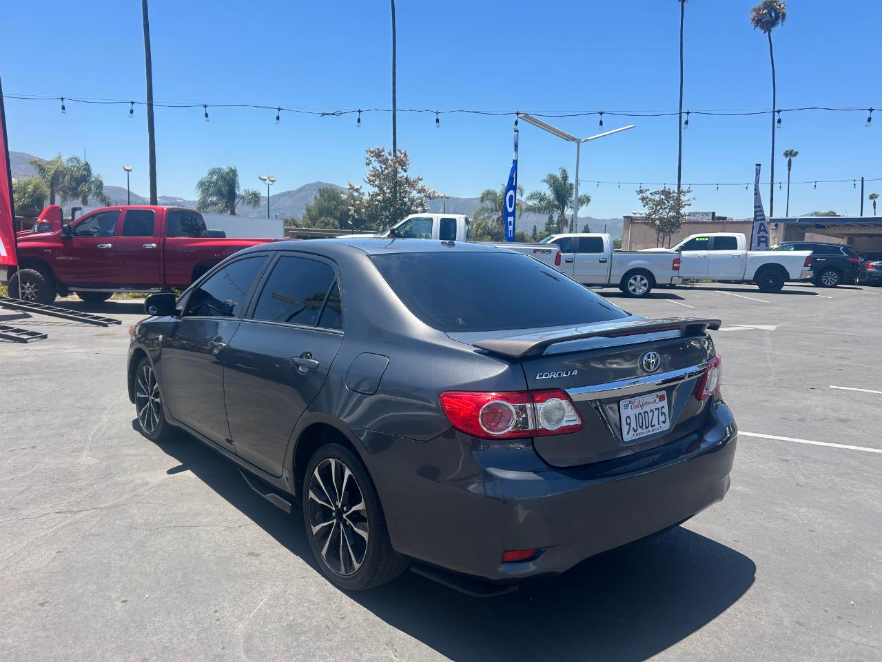 Toyota Corolla 4dr Sdn Auto LE (Natl) 2011