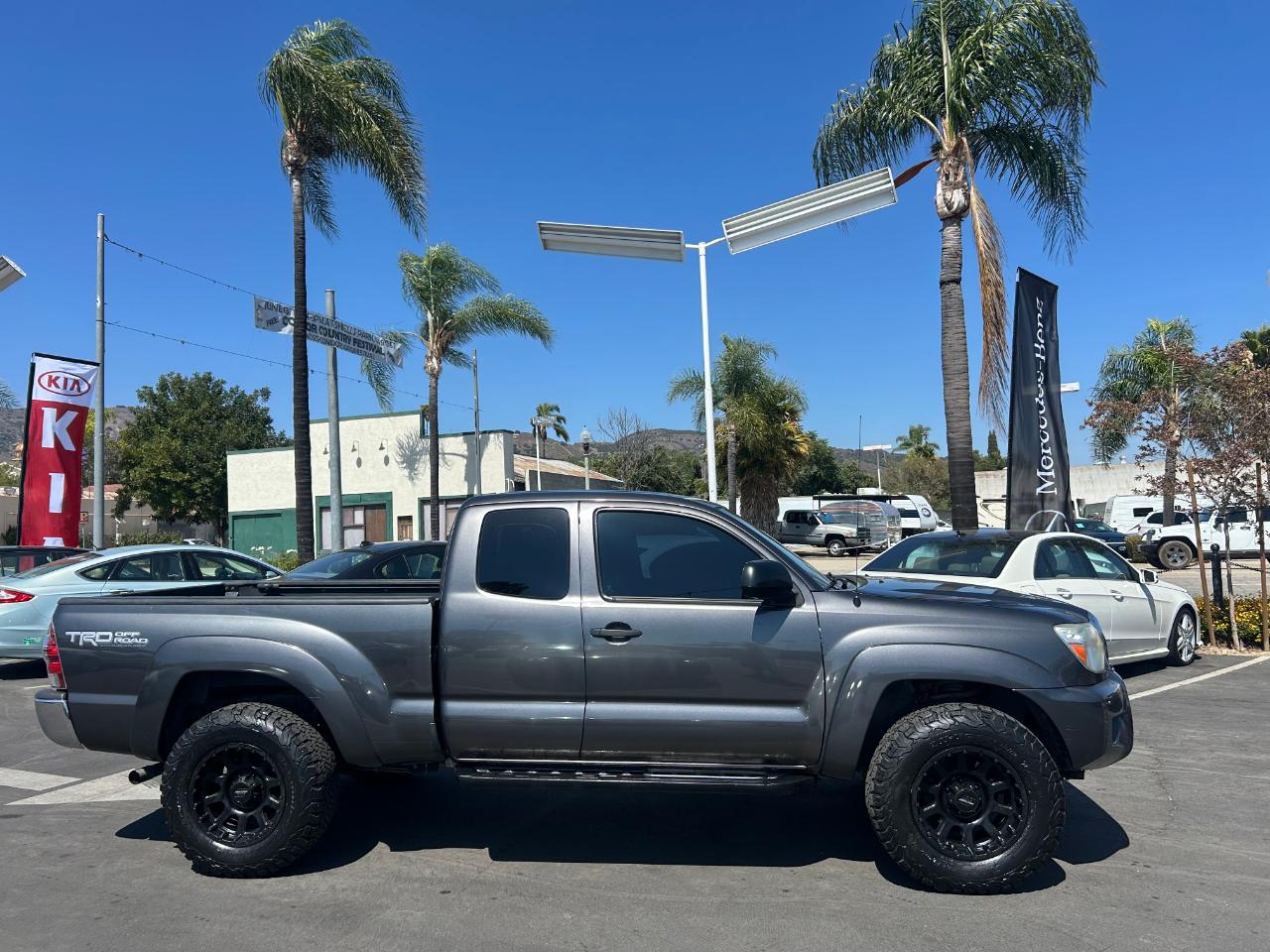 Toyota Tacoma 2WD Access Cab V6 AT PreRunner (Natl) 2013