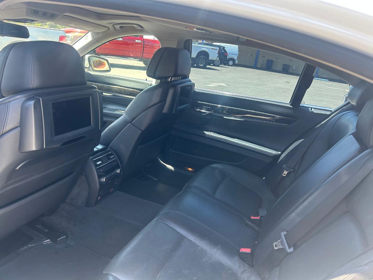 BMW 7-Series 750Li 2012