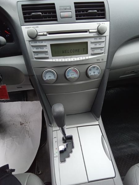 Toyota Camry SE 6-Spd AT 2010