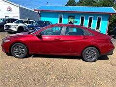 2024 Hyundai Elantra 