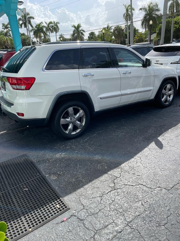 Jeep Grand Cherokee  2011