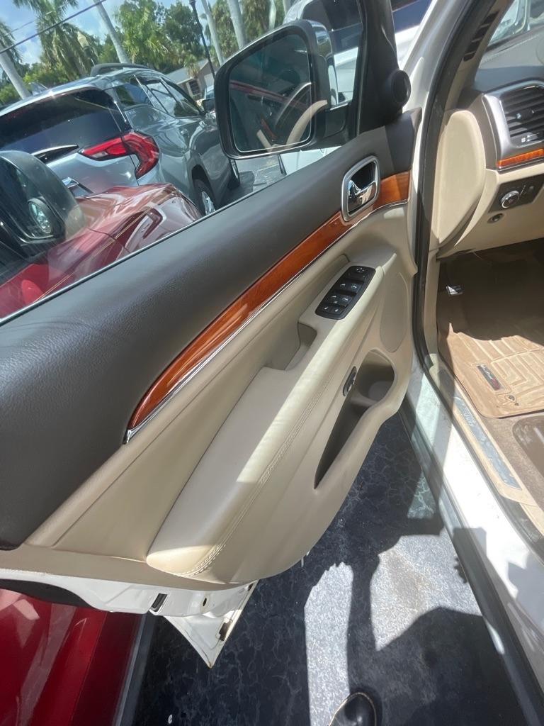 Jeep Grand Cherokee  2011