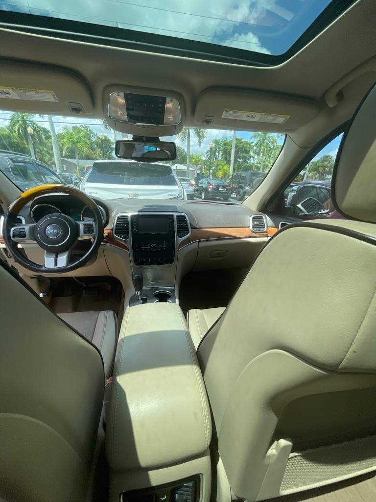 Jeep Grand Cherokee  2011