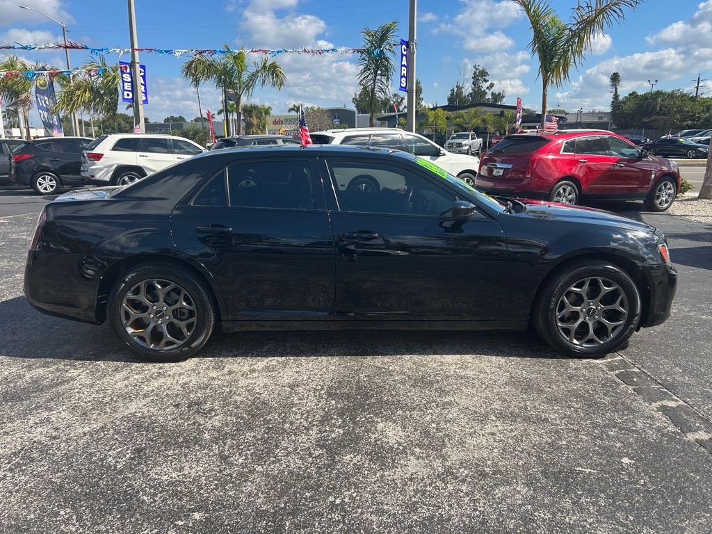 2014 Chrysler 300 S photo 2