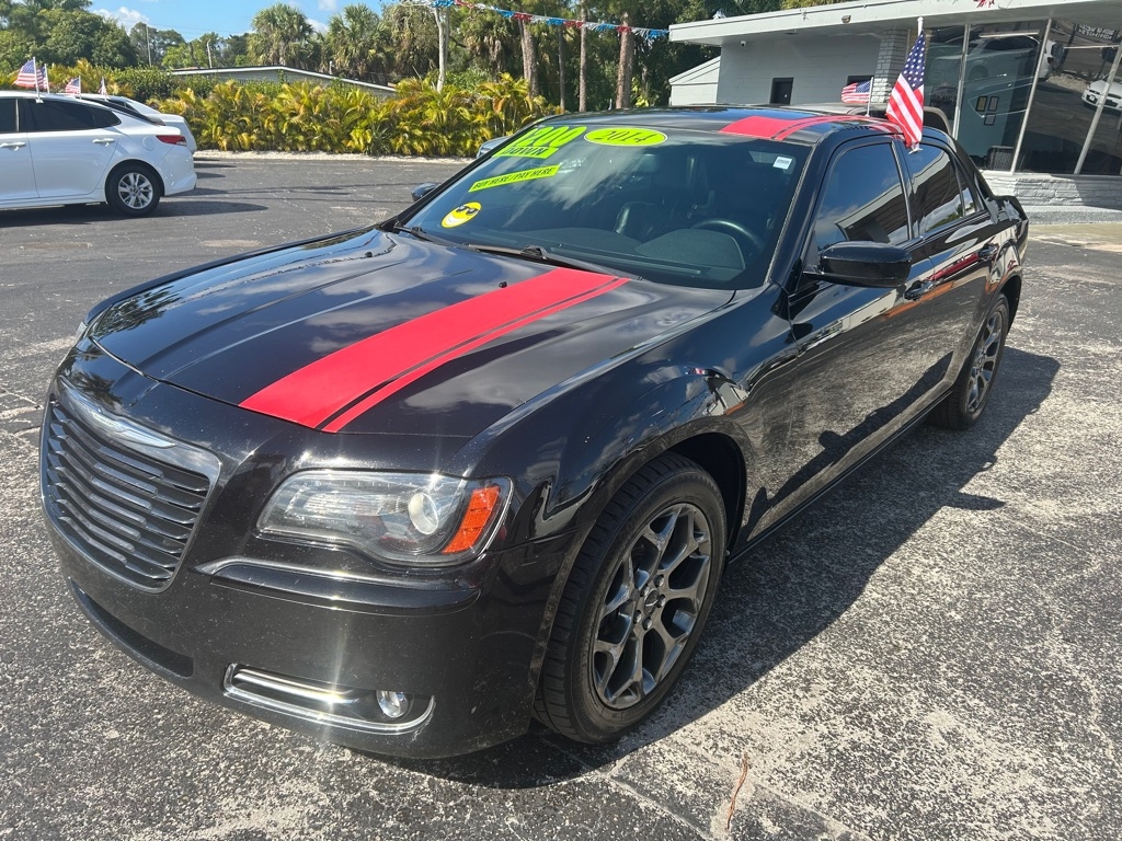 2014 Chrysler 300 S photo 3