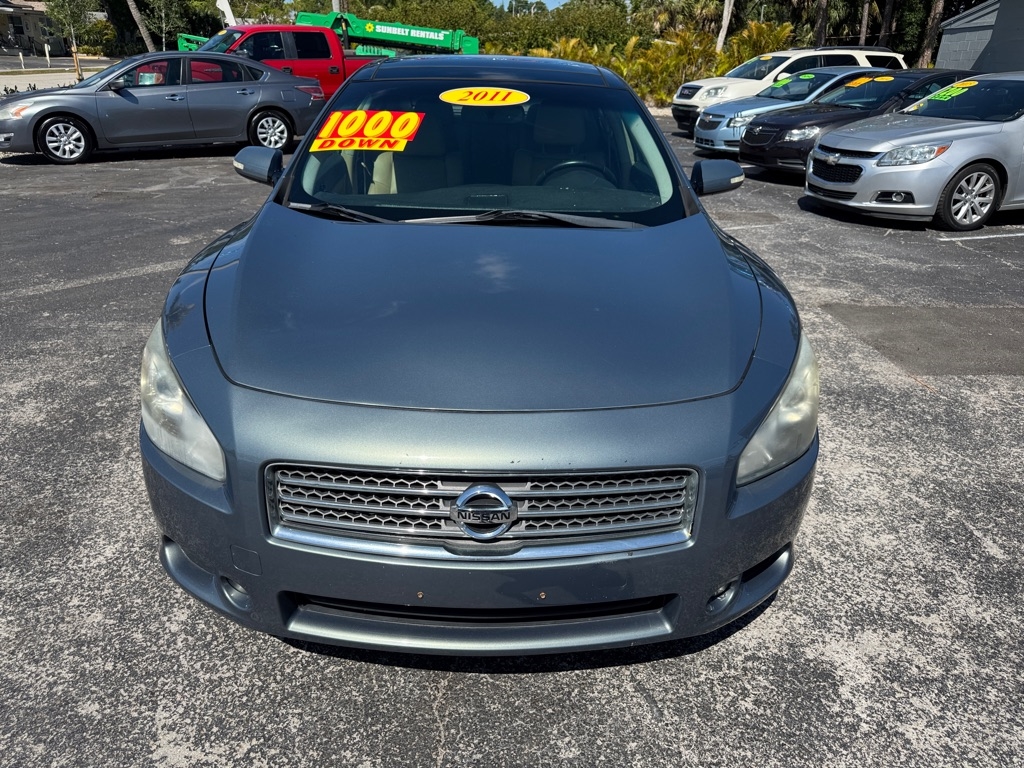 Nissan Maxima  2011