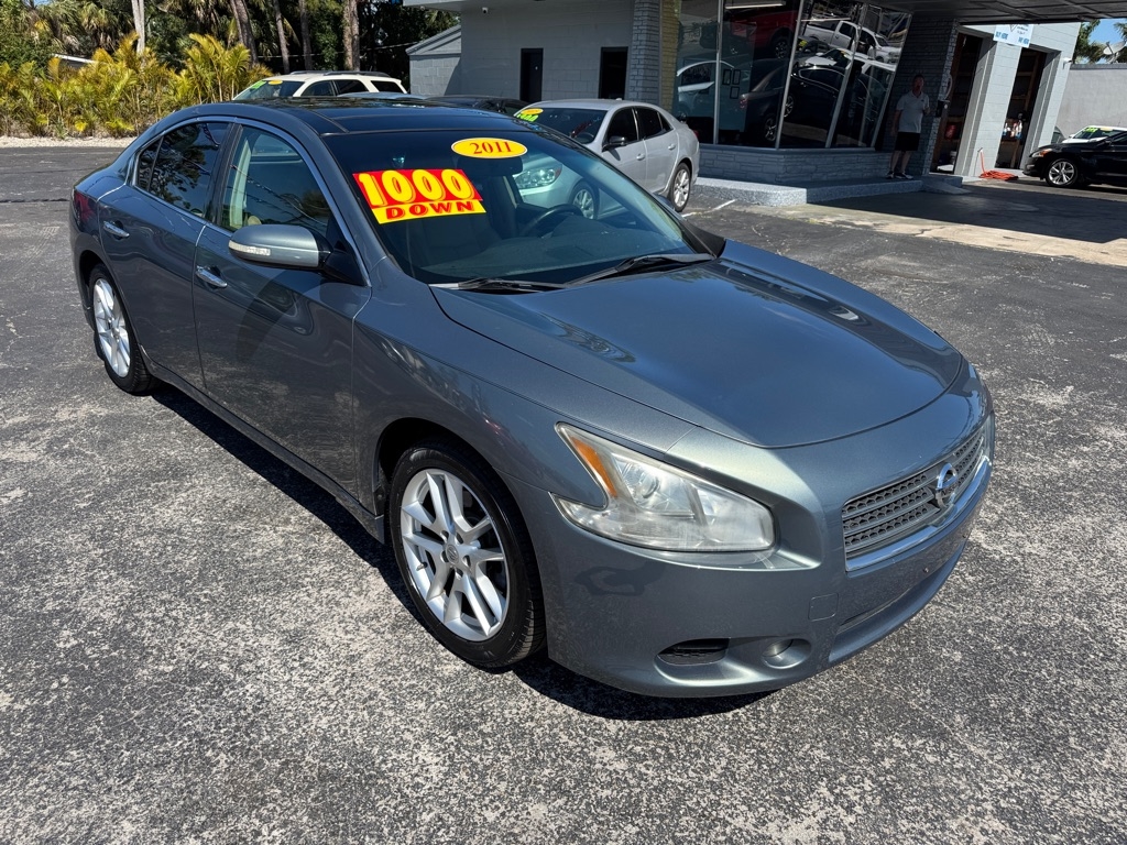 Nissan Maxima  2011