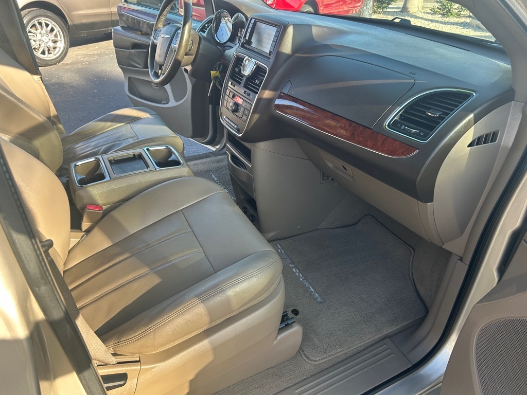 Chrysler Town & Country  2013