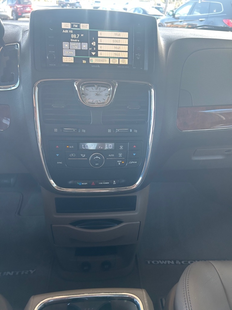 Chrysler Town & Country  2013