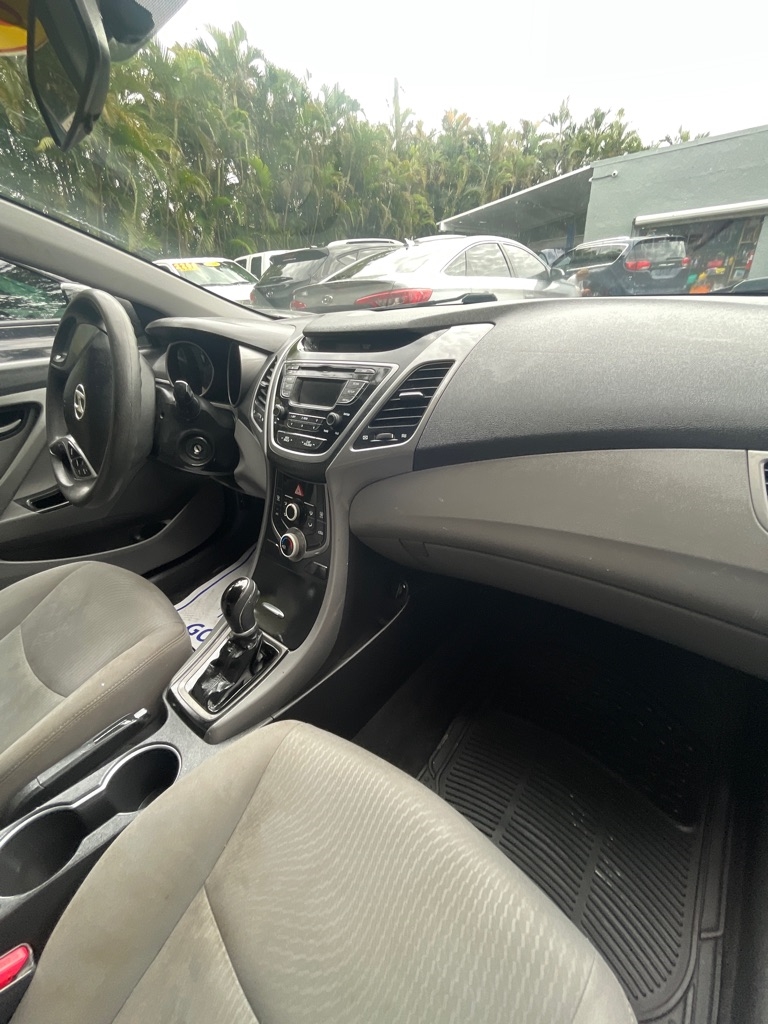 Hyundai Elantra  2016