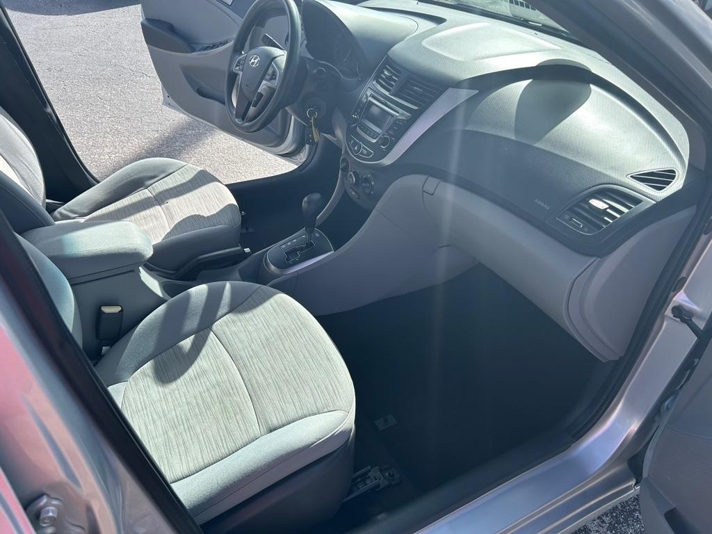 Hyundai Accent  2015