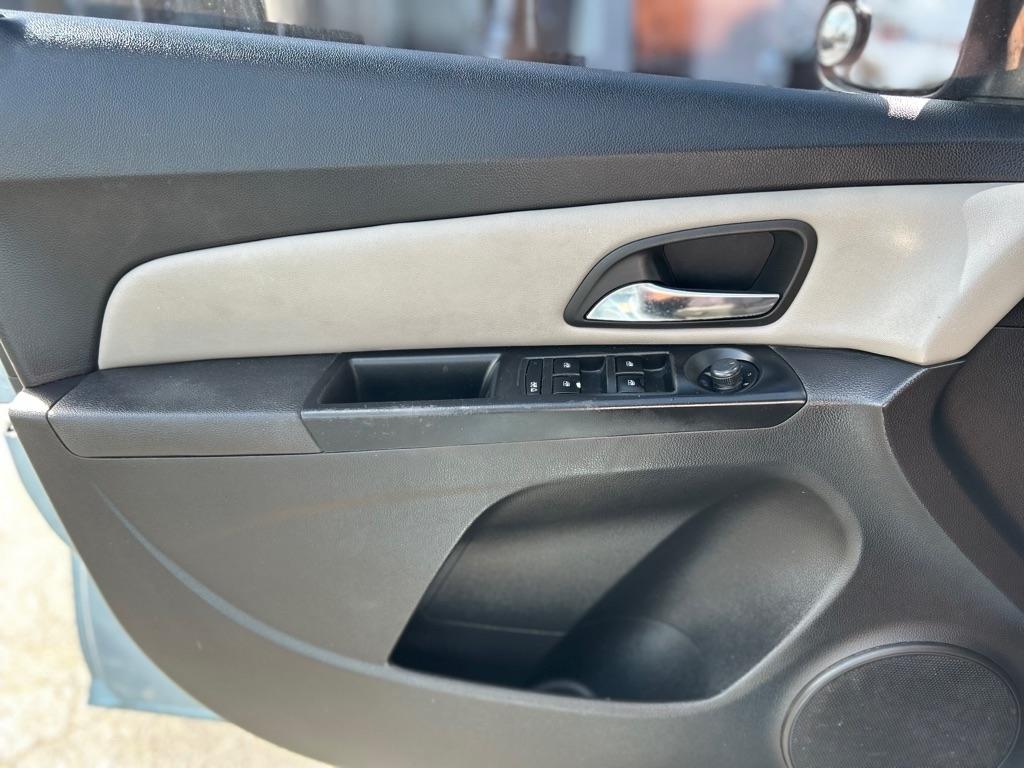 Chevrolet Cruze  2012