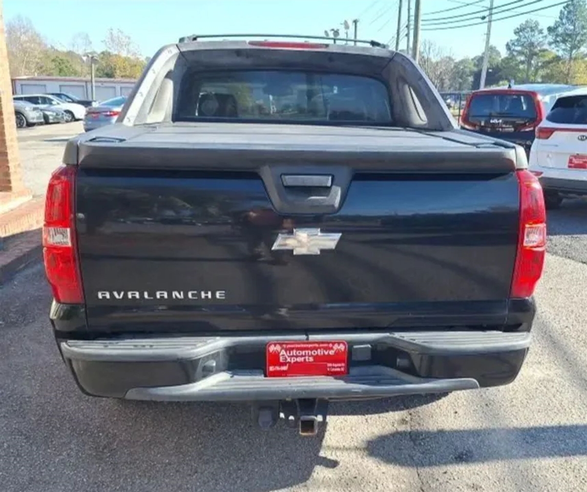 Chevrolet Avalanche LS 2WD 2012