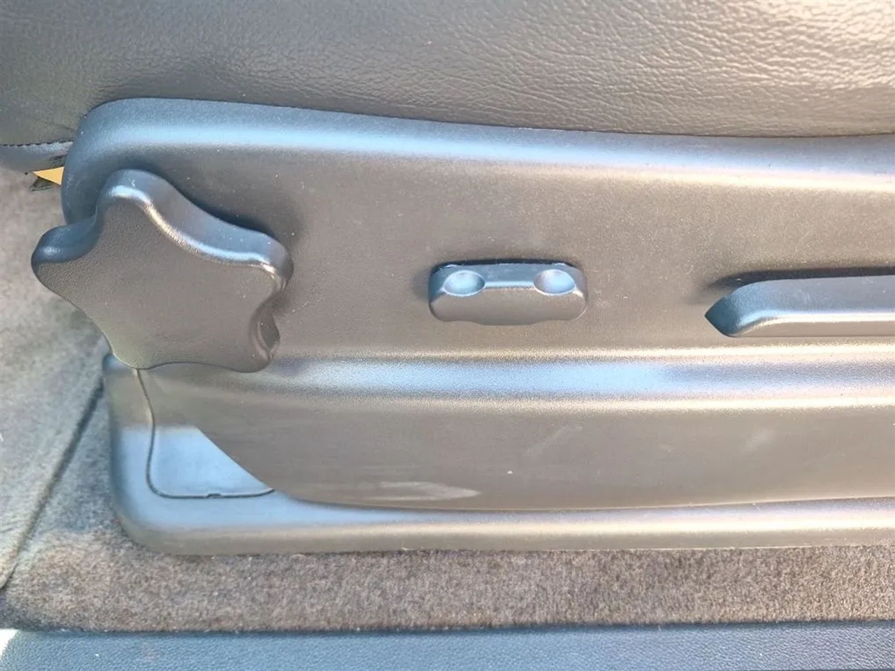 Chevrolet Avalanche LS 2WD 2012