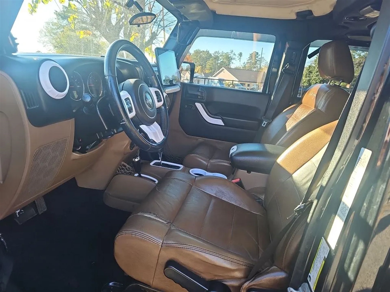 Jeep Wrangler Unlimited Sahara 4WD 2011