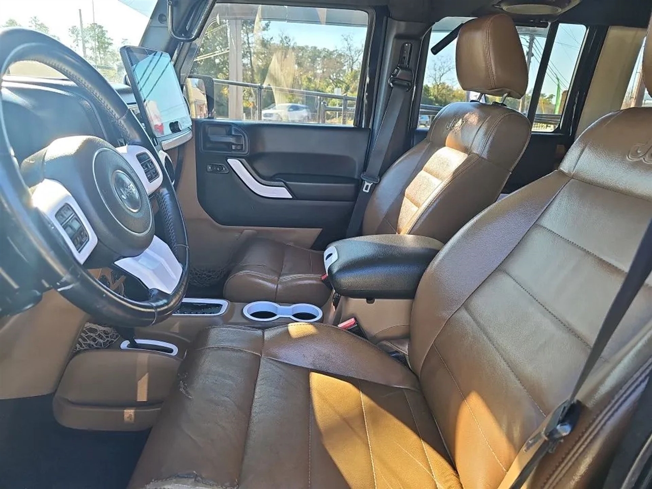 Jeep Wrangler Unlimited Sahara 4WD 2011