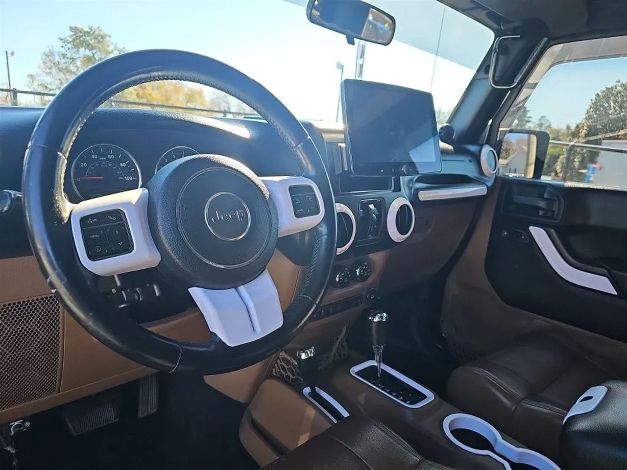 Jeep Wrangler Unlimited Sahara 4WD 2011