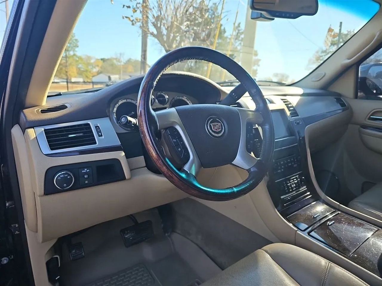 Cadillac Escalade 2WD Luxury 2013
