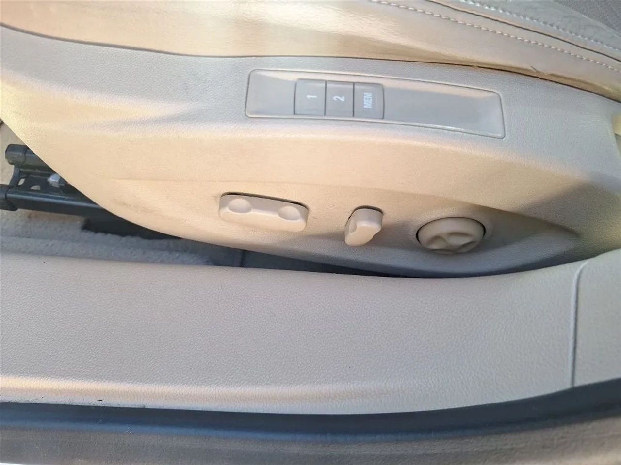 Buick LaCrosse CXL FWD 2010