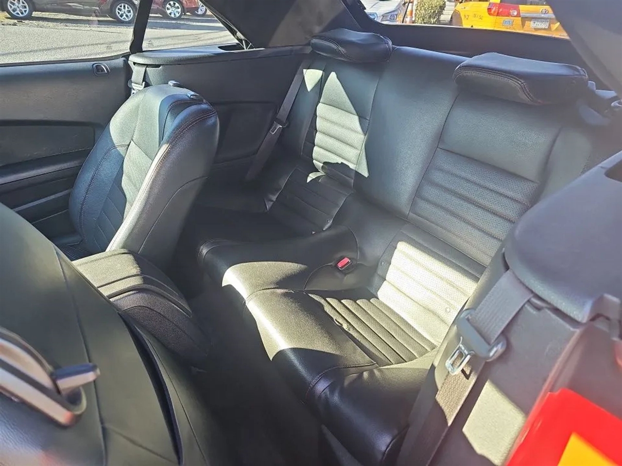 Ford Mustang V6 Convertible 2014