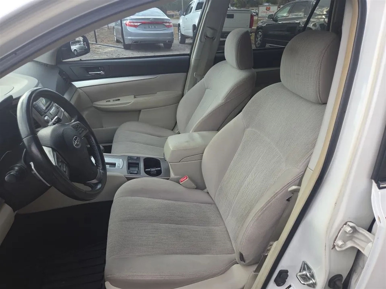 Subaru Outback 2.5i Premium 2013