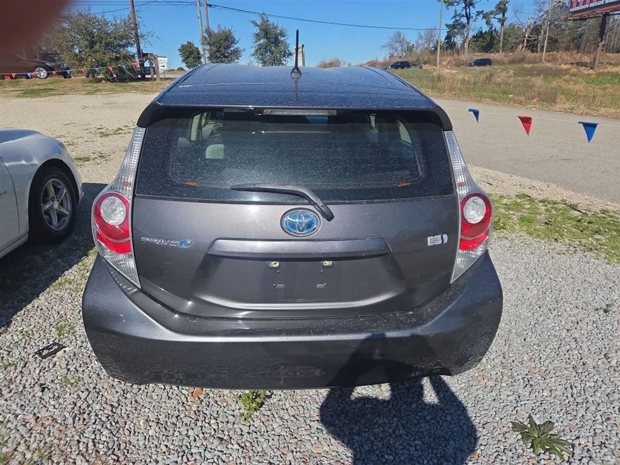 Toyota Prius c One 2014