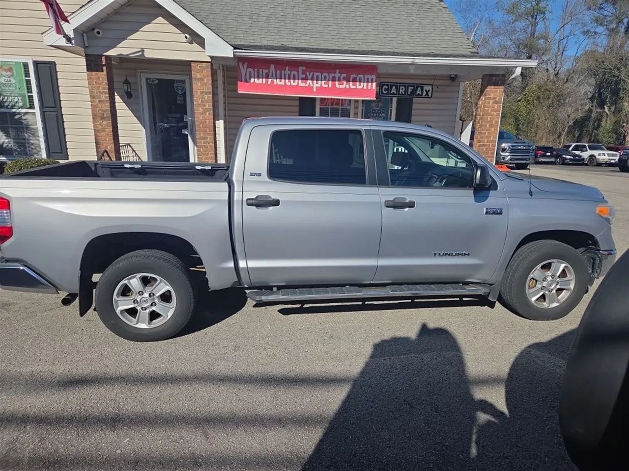 Toyota Tundra SR5 5.7L V8 FFV CrewMax 2WD 2016