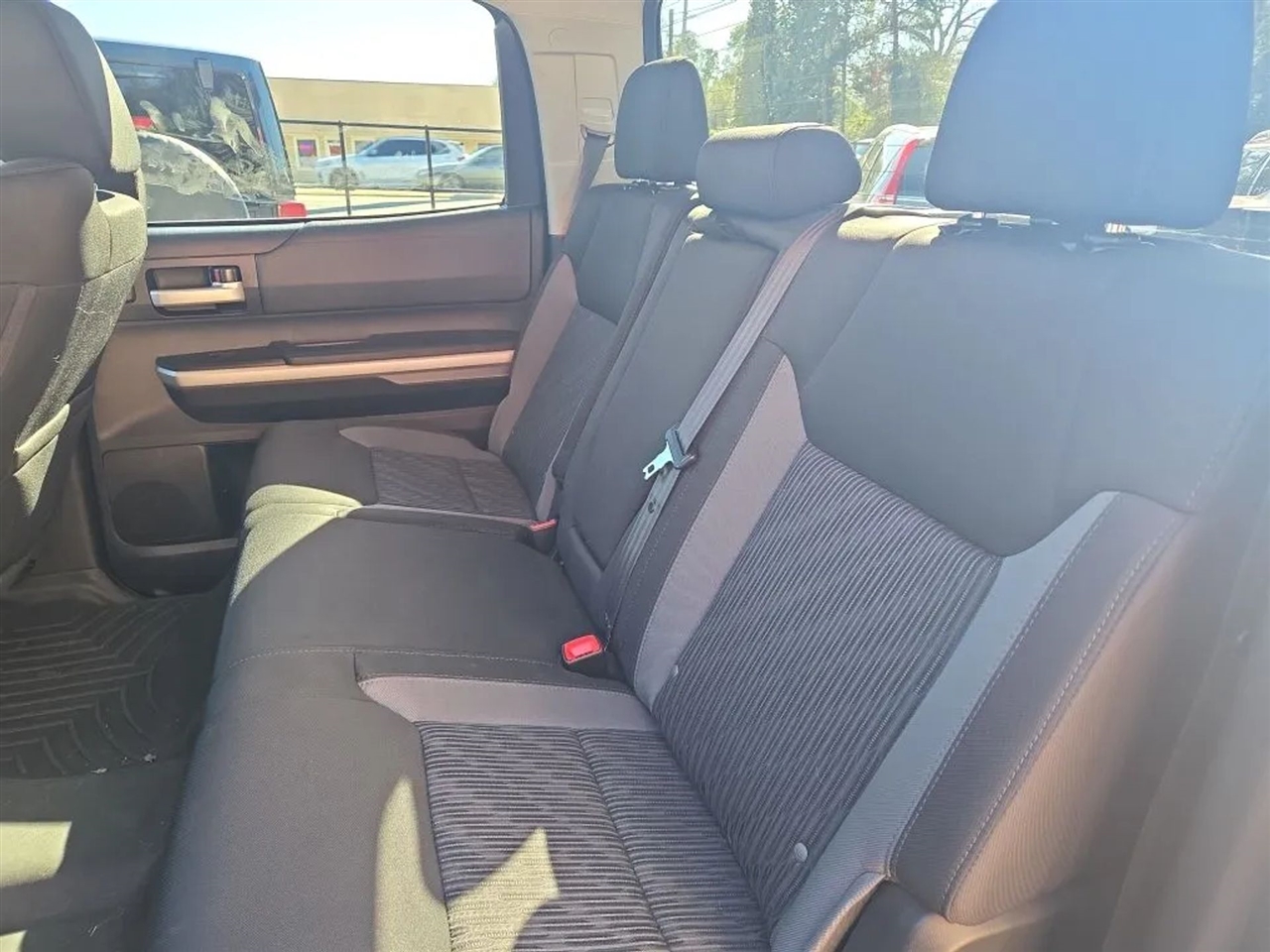 Toyota Tundra SR5 5.7L V8 FFV CrewMax 2WD 2016